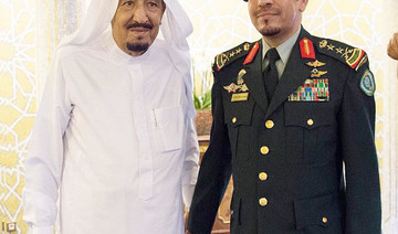 Saudi monarch decorates Royal Guard chief with new rank