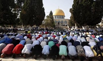 Thousands attend Friday prayers at Al-Aqsa