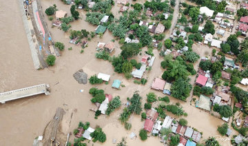 Philippines storm leaves 200 dead and tens of thousands displaced