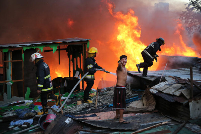 Massive Philippine blaze leaves thousands homeless