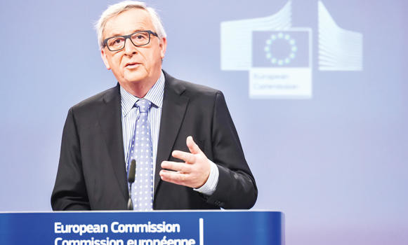 Juncker: European economy would suffer if free-travel zone collapses