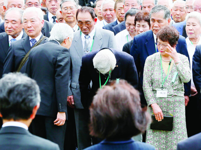 Emperor Akihito attends WWII memorial service in Philippines