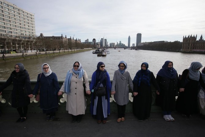 Muslim women join hands at London attack site in show of solidarity