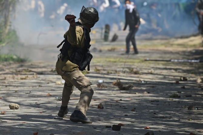 Students clash with police in Indian Kashmir protests