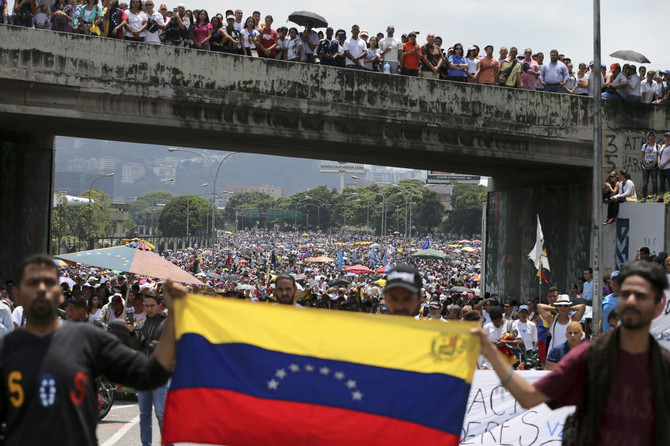 Venezuela protesters plan nationwide road blocks