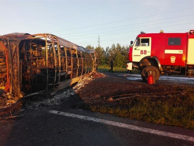 13 dead in bus crash in Russia