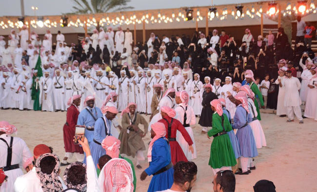 Makkah governor opens 11th Souk Okaz