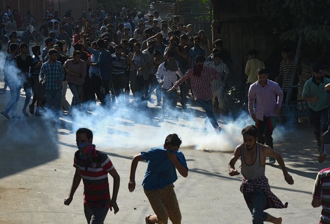 One dead as Indian troops open fire on Kashmiri protesters