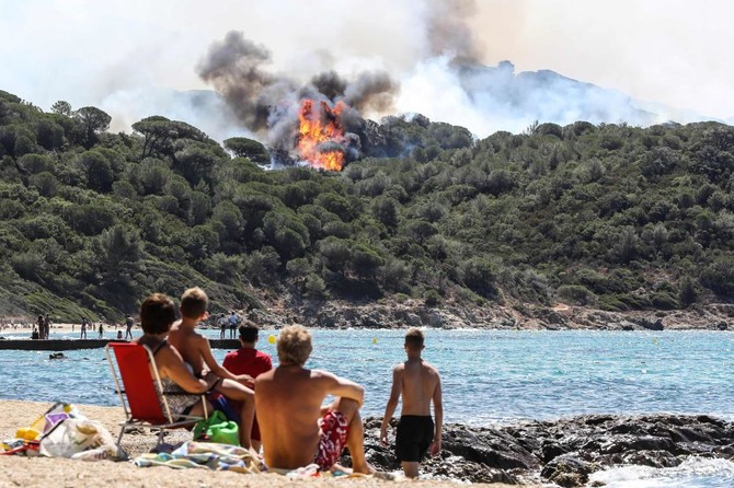 10,000 evacuated over new wildfire in France