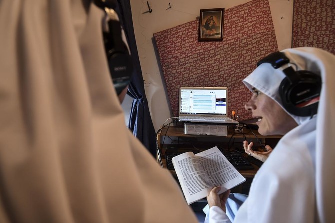 Straight outta Colombia: nun raps for pope