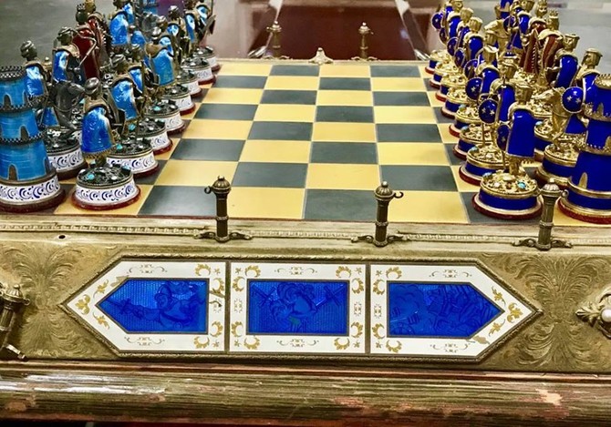 Saddam Hussein’s stolen chess set returned to Iraqi government