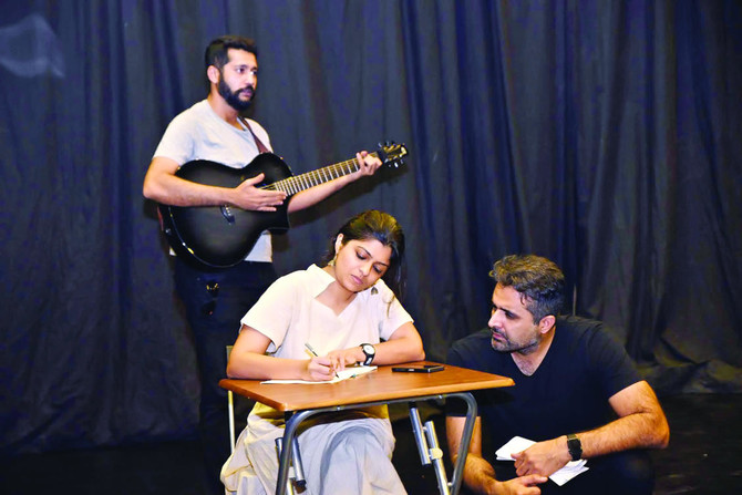 Expat artists revive theater in cosmopolitan Dubai