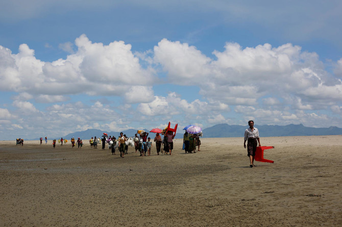 10,000 Rohingya at border as exodus swells again: Myanmar media