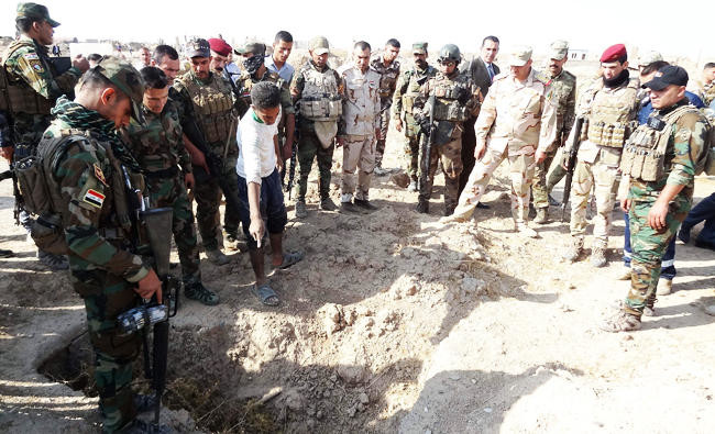 Mass graves holding 400 Daesh victims found in Iraq