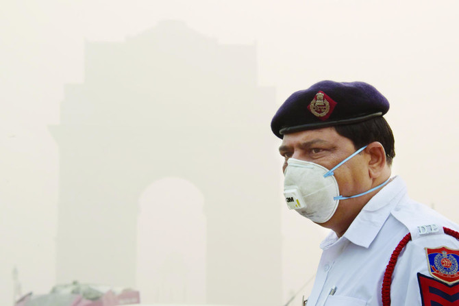 Pollution spikes in Delhi amid warnings no relief in sight