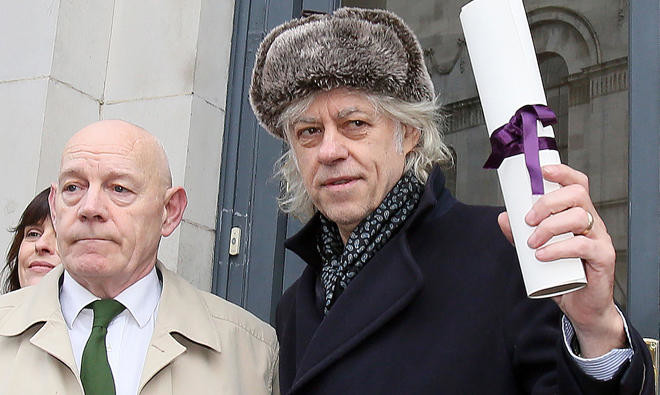 Bob Geldof returns award in protest against Suu Kyi for allowing persecution of Rohingya