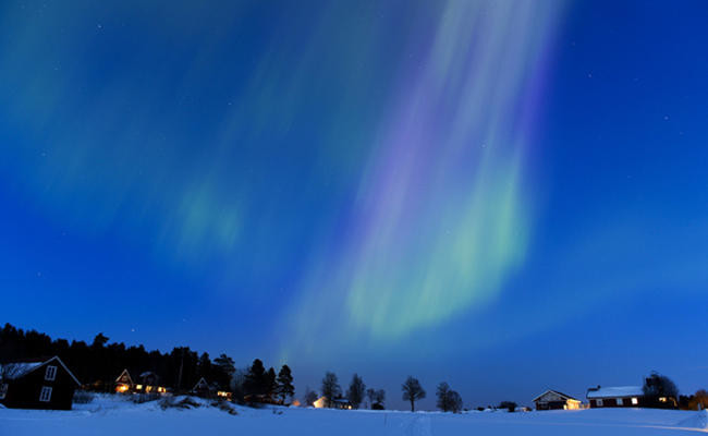 100 full moons: Blazing fireball lights up Arctic sky