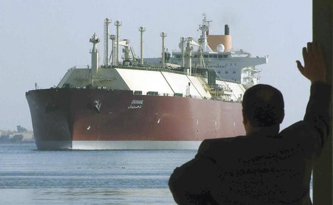 Qatar LNG producers said to begin postponed job cuts