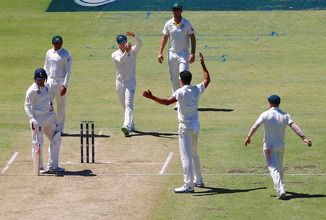 Australia quickens the pace, turning up the heat on England