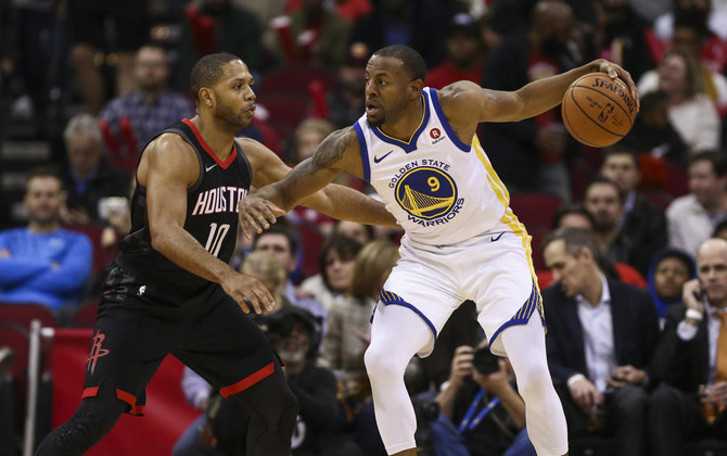 Warriors win over Rockets in clash of Western NBA giants