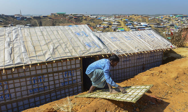 Violence forces more Rohingya to flee to Bangladesh