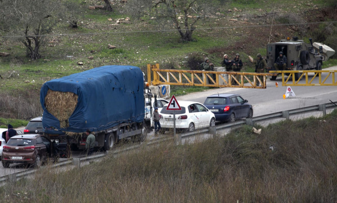 Israeli forces in manhunt for attackers who killed settler