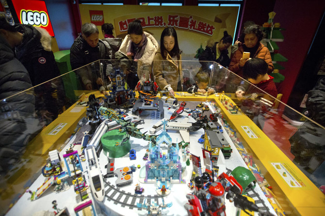 Lego plans video games, social network for Chinese children