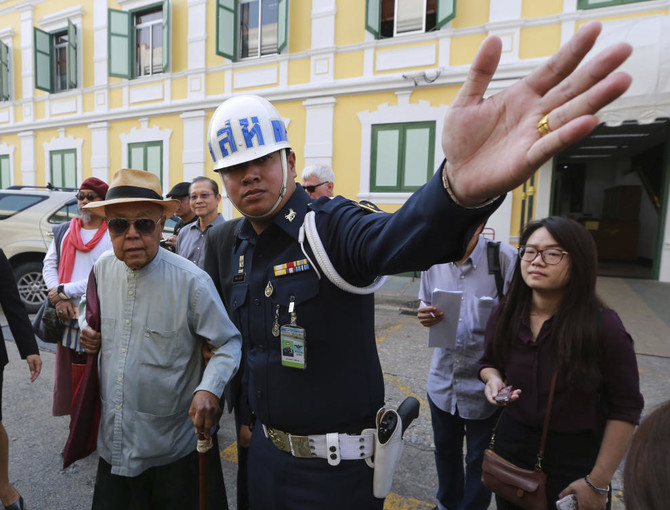 Thai court drops lese majeste charges against academic