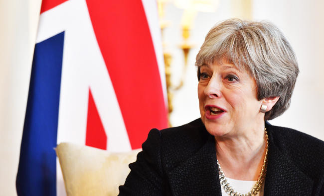 UK PM May says she wants free trade deal with China