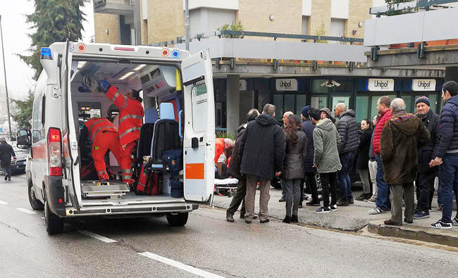 Police: Extreme-right gunman shoots 6 Africans in Italy