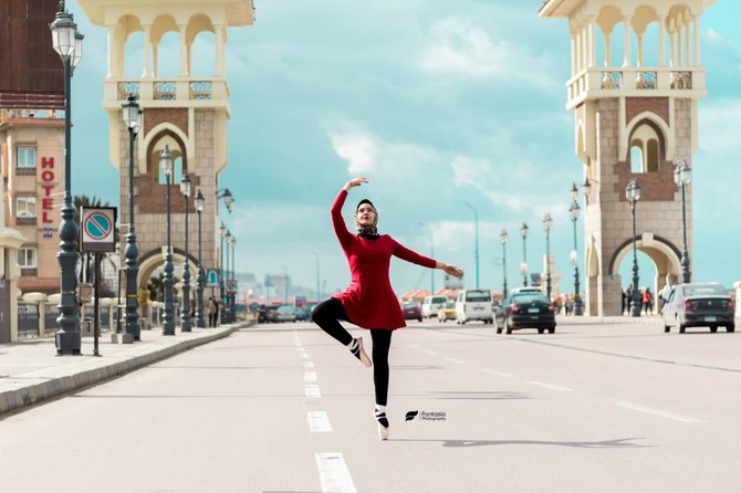 Hijab-wearing ballerina performs on Alexandria streets to promote tourism