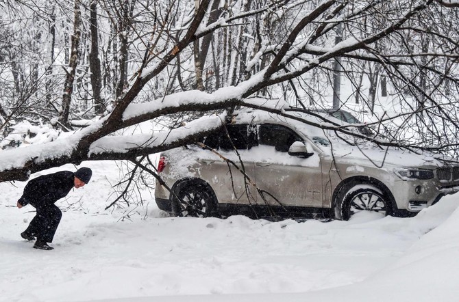 Russia calls in army after ‘snowfall of the century’ in Moscow