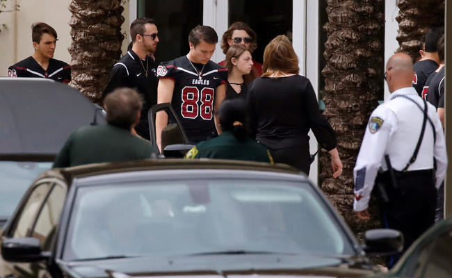 Sheriff says Florida school officer never went inside to confront gunman